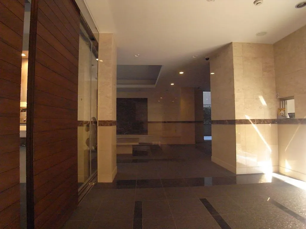 Palace Studio Minami-Azabu Tokyo Apartment