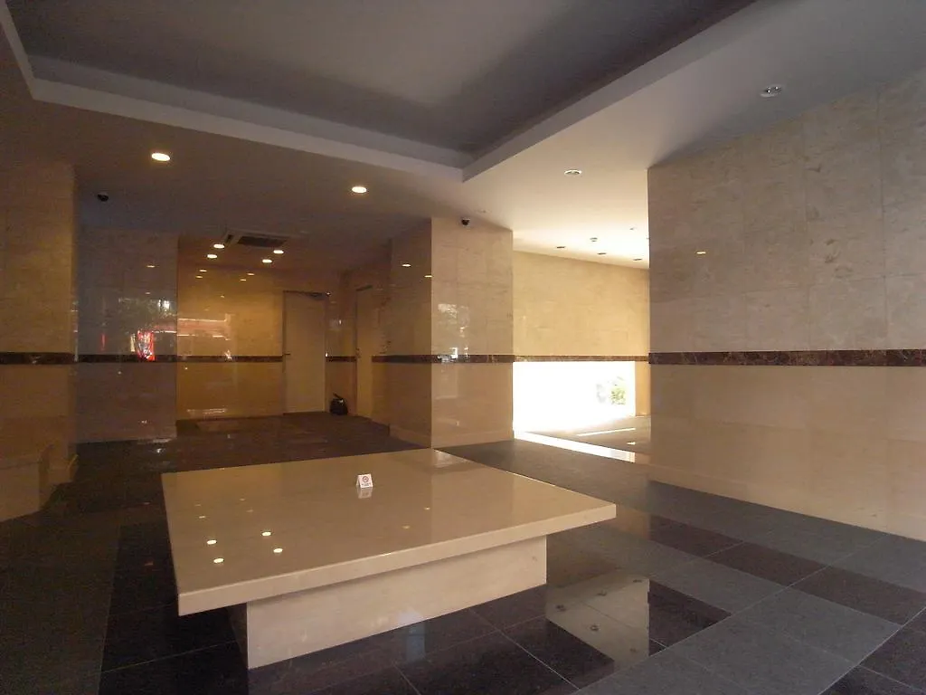 Apartment Palace Studio Minami-Azabu Tokyo